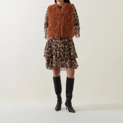 Online Feather Textured Gilet Women Coats & Jackets