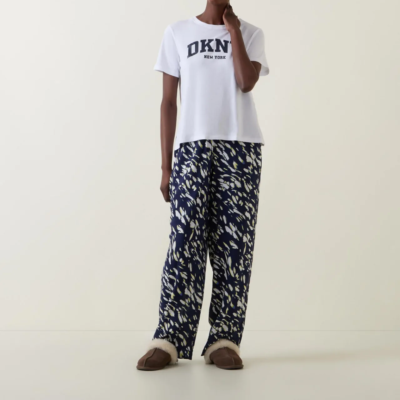 Sale Logo T-Shirt & Abstract Print Bottoms Pyjama Set Women Sleepwear