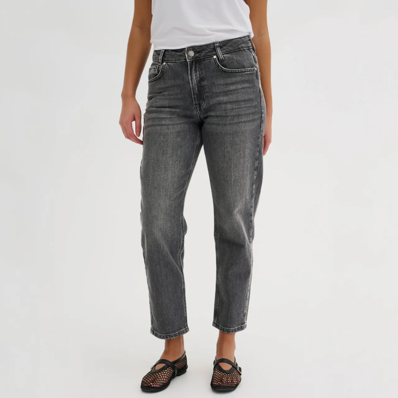 Discount Mommy 139 High-Rise Tapered-Leg Jeans Women Denim