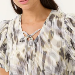 Vicki Printed Blouse Women Tops
